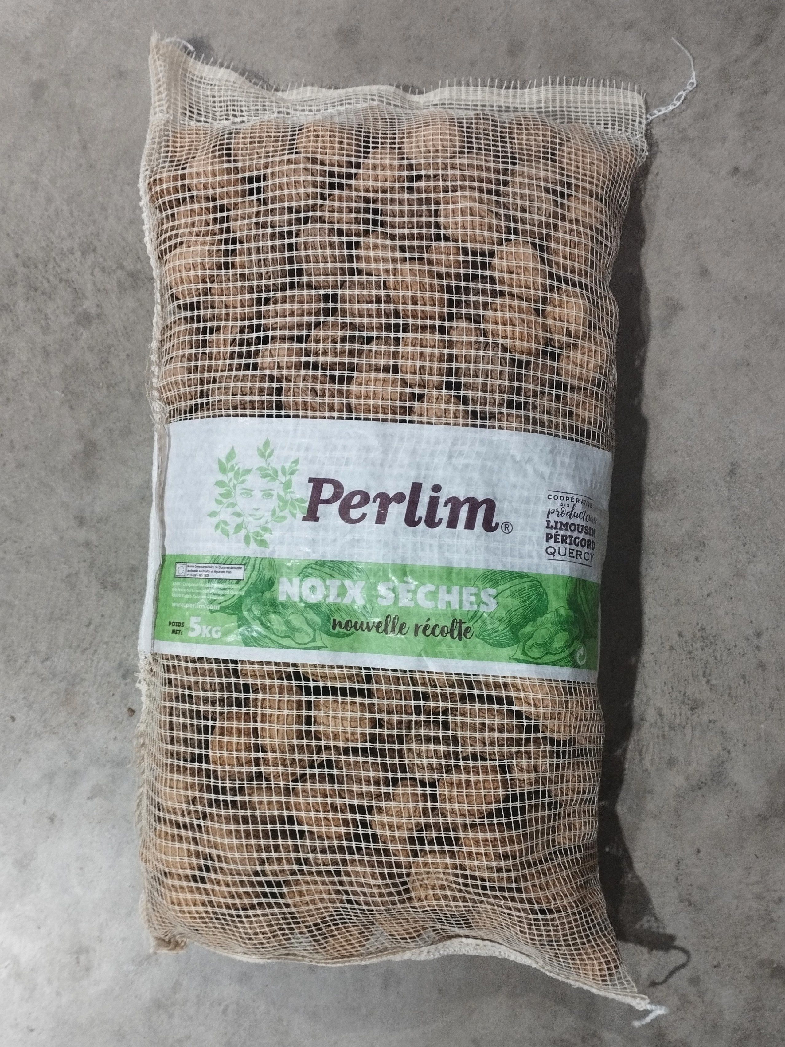 Organic walnuts in shell, France, Jumbo assortment 34-36mm